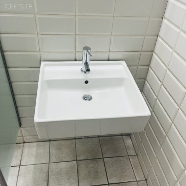 第6松ビル 洗面台