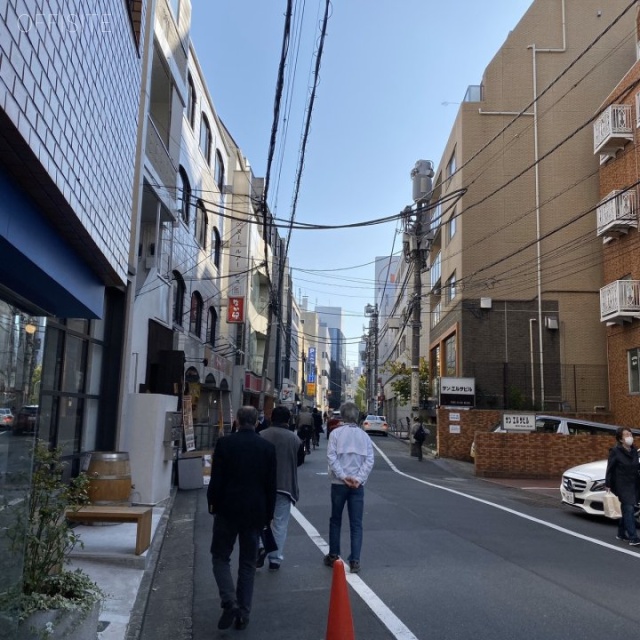 ARISTO渋谷 ビル前面道路