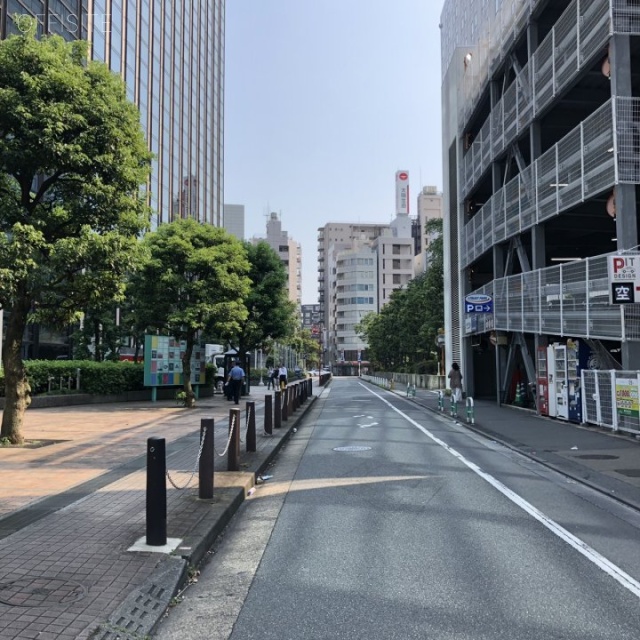 大森ベルポートC館 ビル前面道路
