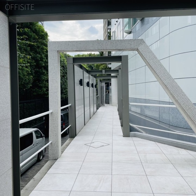 CーCube南青山 エントランスまでのアプローチ