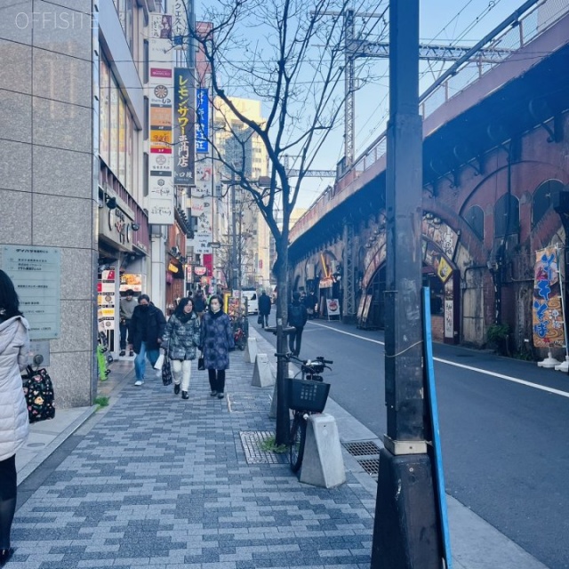 ダイハツ有楽町ビル 前面道路
