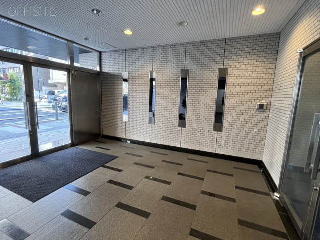 山田ビル エントランス