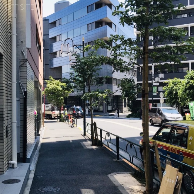 ヤマノ26ビル ビル前面道路