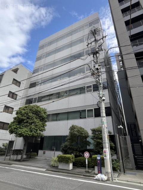 馬事畜産会館 外観