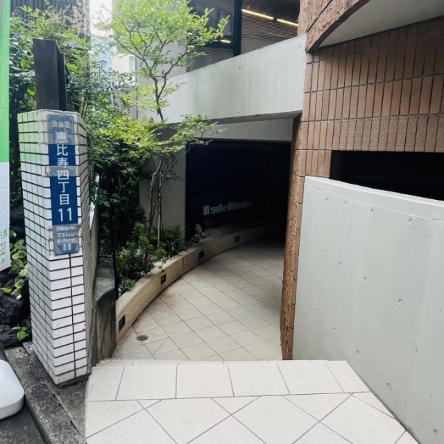 クオーレエビス オフィスビル出入口