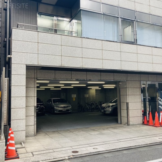 スヂノビル 駐車場