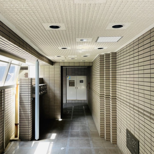 クレス不動産東京根岸ビル エントランス