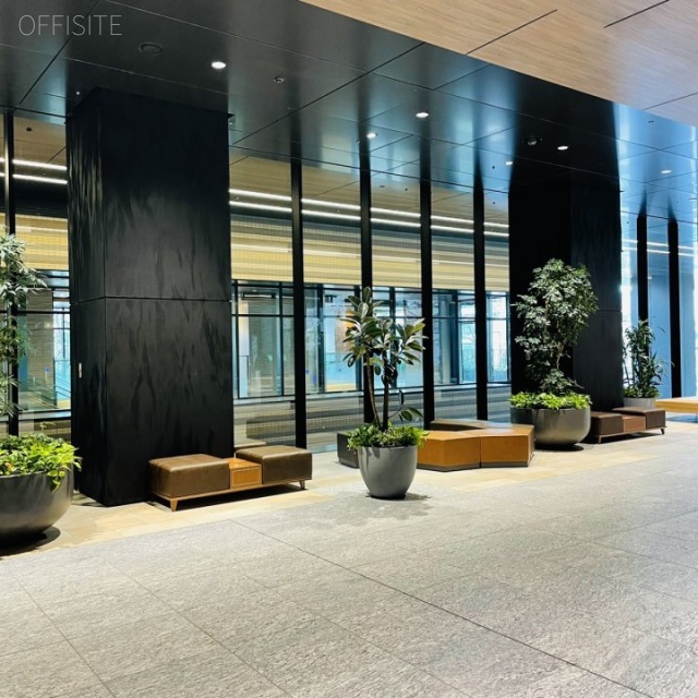 CO・MO・RE YOTSUYA(コモレ四谷) エントランス