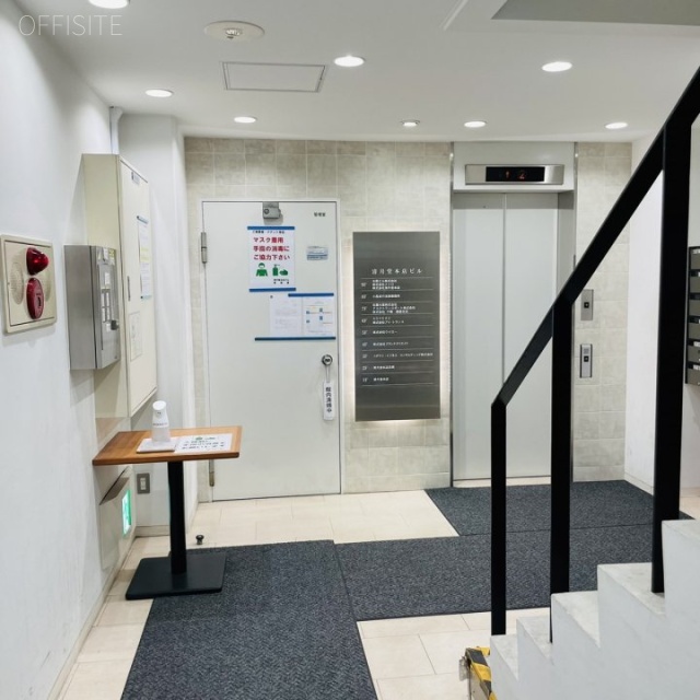 清月堂本店ビル エントランス