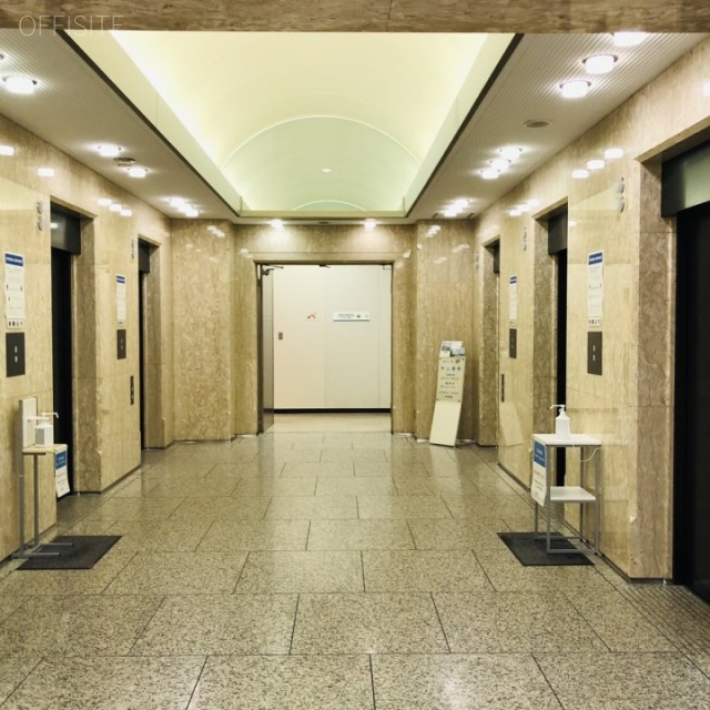 新日石ビル エントランス