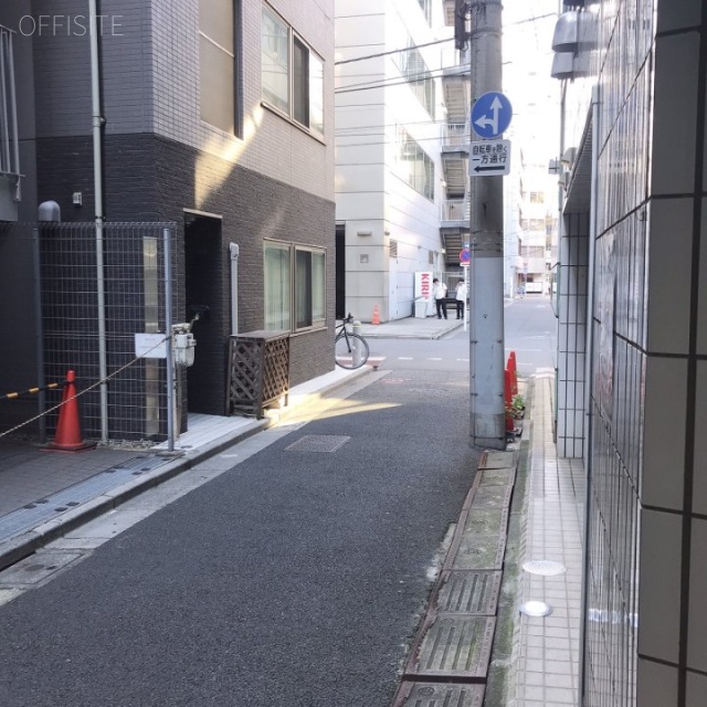 竹橋ビル ビル前面道路