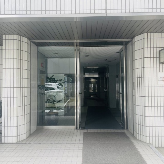 三恵ビル オフィスビル出入口