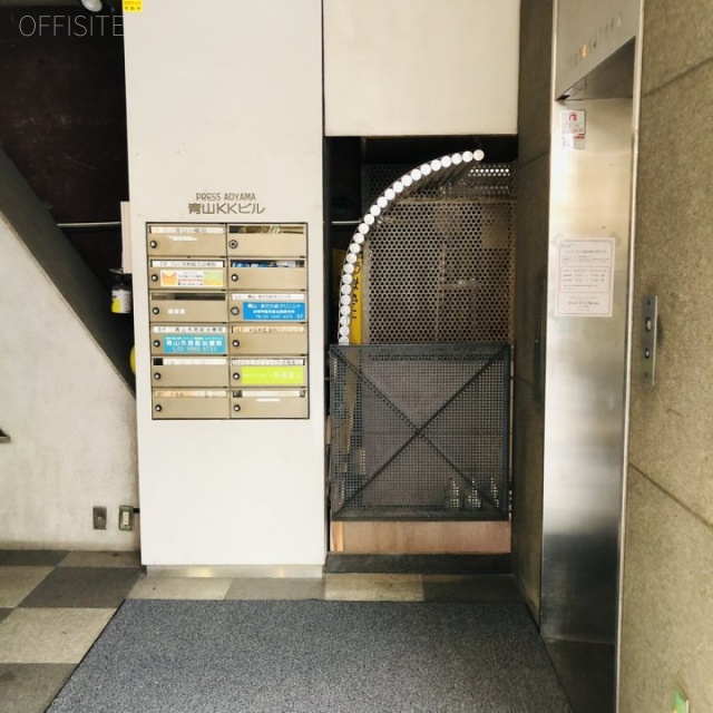 青山KKビル エントランス