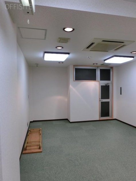 ニットービル 室内