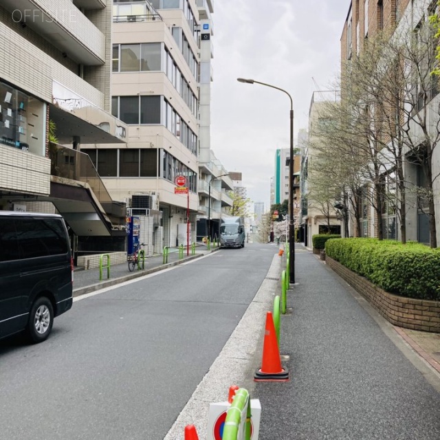 六本木ファイブ ビル前面道路