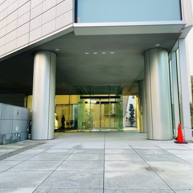 芝公園フロントタワー オフィスビル出入口