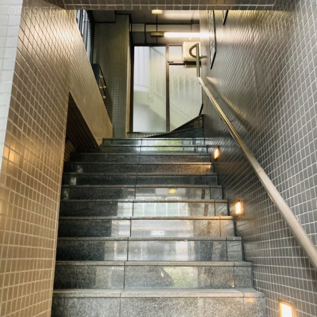 土井ビル エントランス