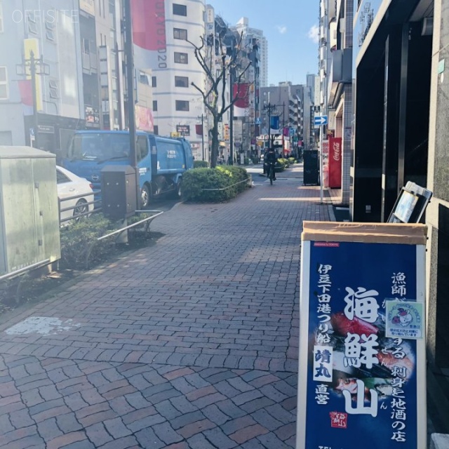 アークシティ池袋 ビル前面道路