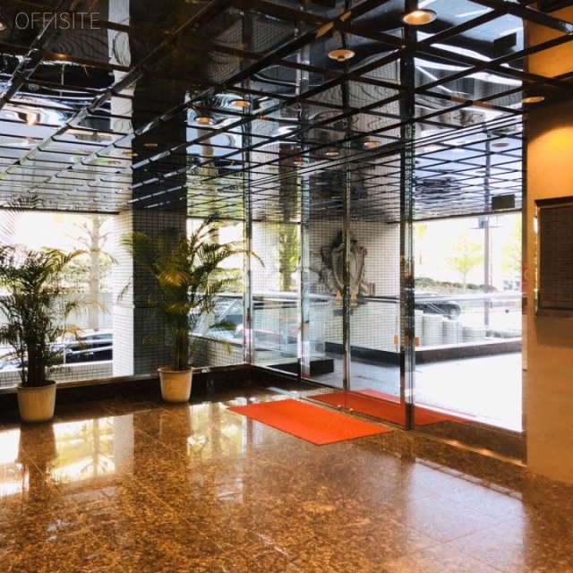 尚友会館 エントランス