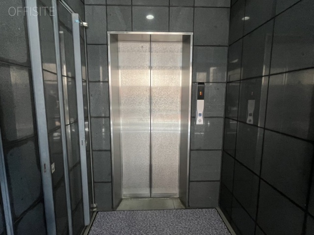 中目黒KRKビル エントランス