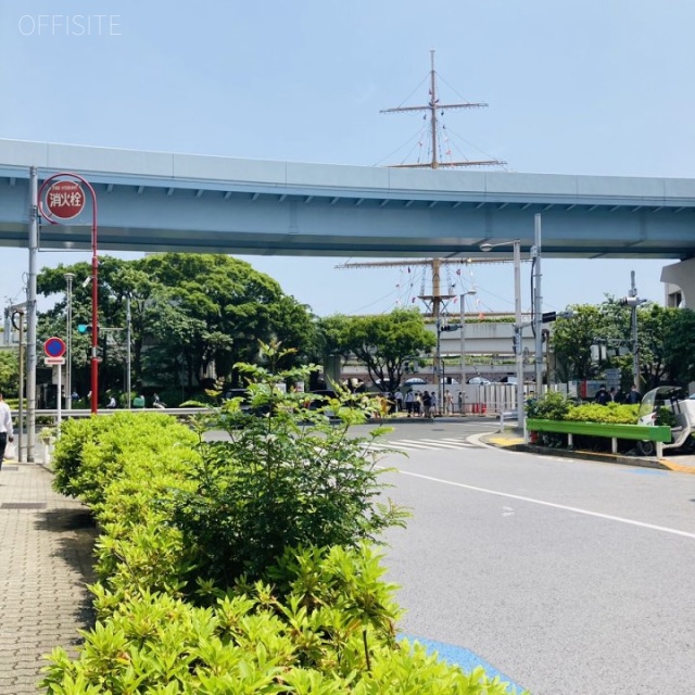 マリンクス・タワー ビル前面道路