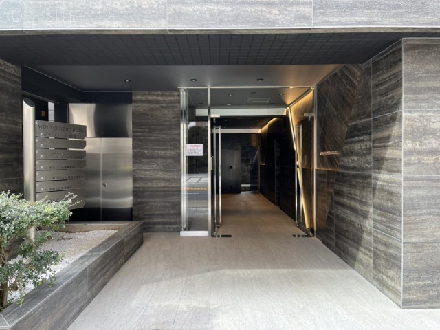 WIND KIOICHO BLDG.(旧 紀尾井町山本ビル) エントランス