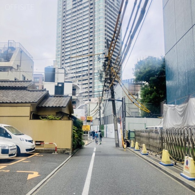 加藤ビル ビル前面道路