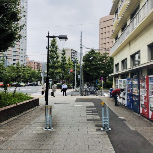 明図(めいと)ビル ビル前面道路