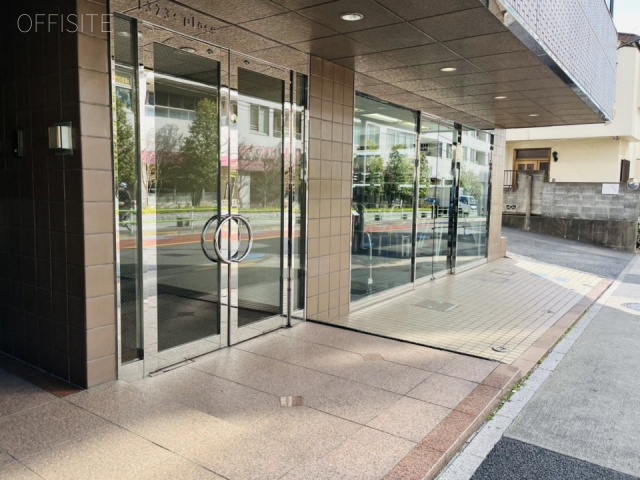 T323プレイスビル オフィス出入口