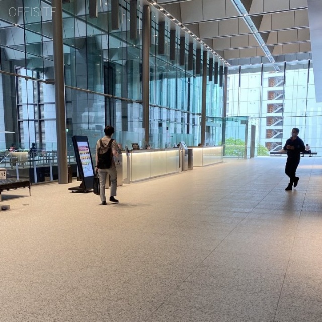 京橋エドグラン エントランス