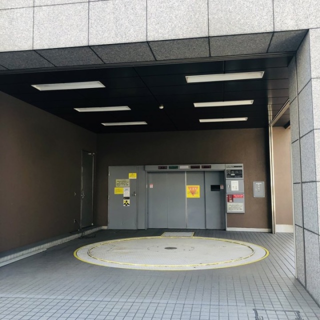 M&Mビル 駐車場