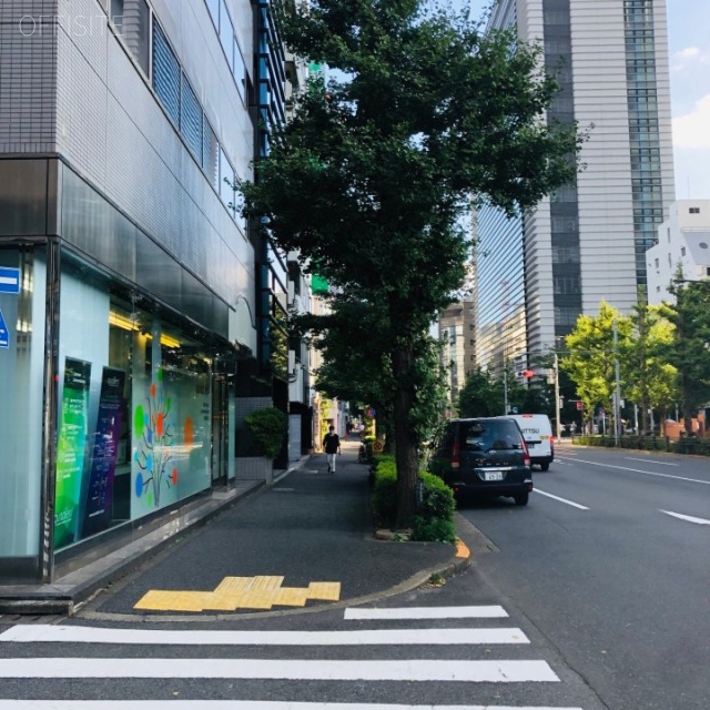たちばなやビル ビル前面道路