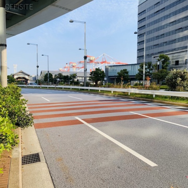 タイム24ビル ビル前面道路