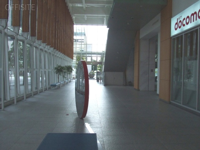 横浜メディアタワー エントランス