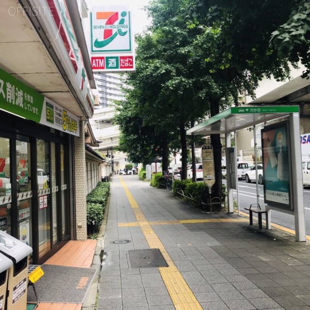新宿カメヤビル ビル前面道路 甲州街道