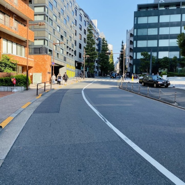 麹町アネックス ビル前面道路