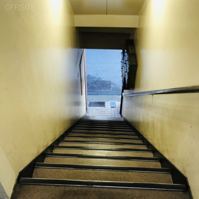 江夏ビル エントランス