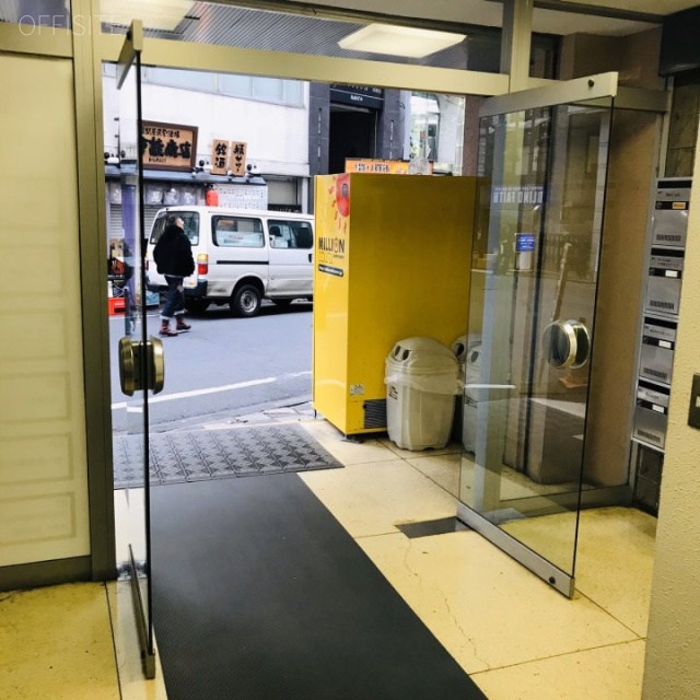 寿ビル エントランス