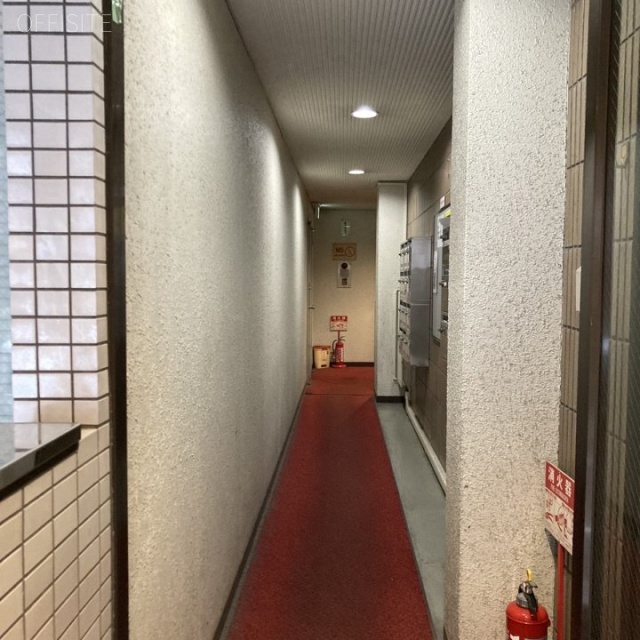 東栄ビル エントランス