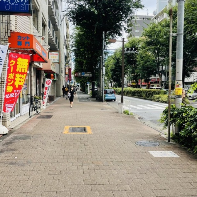 池袋グランディアビル ビル前面道路