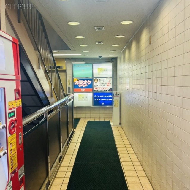 高柳ビル エントランス