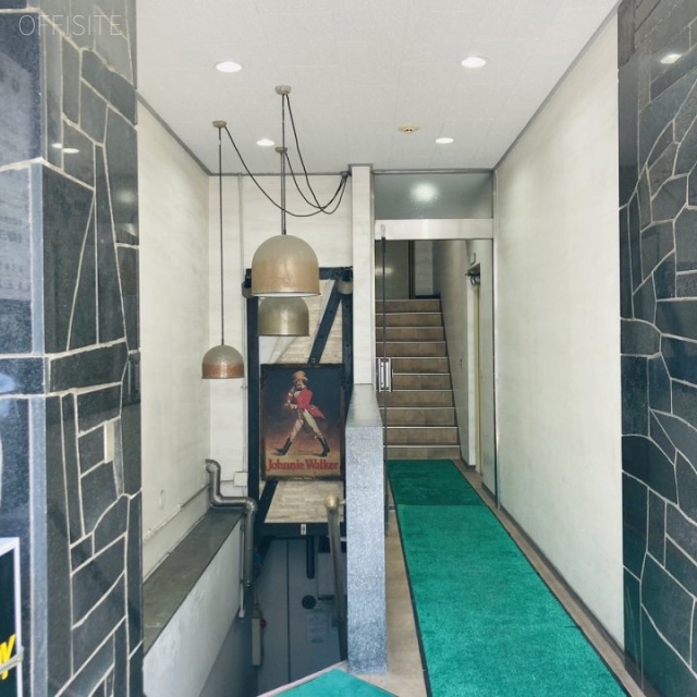 新東ビル エントランス