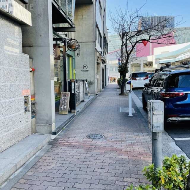 銀座西ビルヂング ビル前面道路