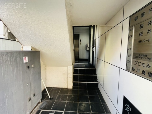 桜井ビル エントランス