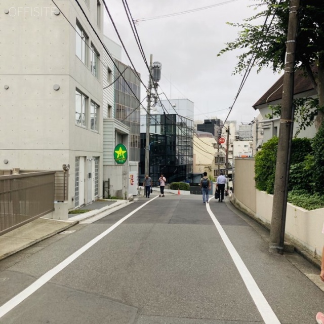 市ヶ谷左内坂ハイム ビル前面道路