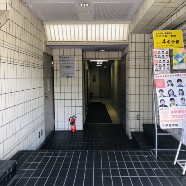 若竹ビル エントランス