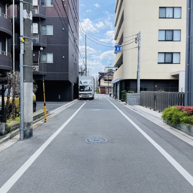 イリエビル 前面道路