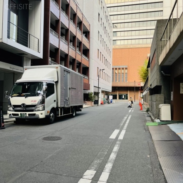 銀座松良ビル 前面道路
