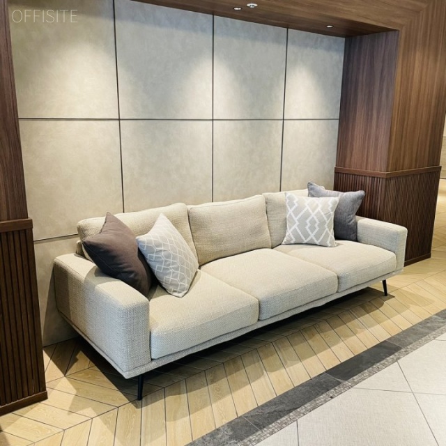 +SHIFT MITA エントランス