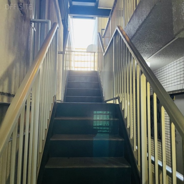 福岡ビル 階段